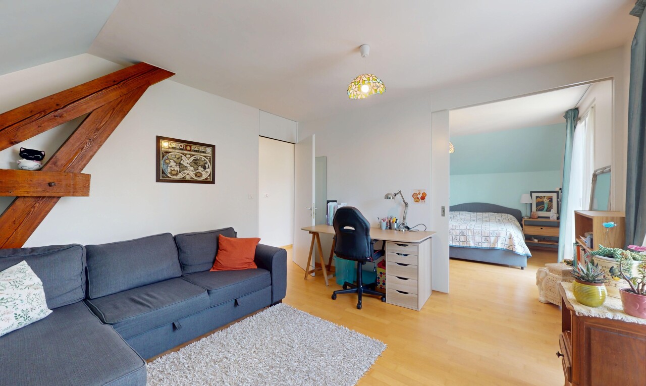 wohnzimmer mit holzfußboden, wood finish floor, inside property, gipskartonwand, und drywall