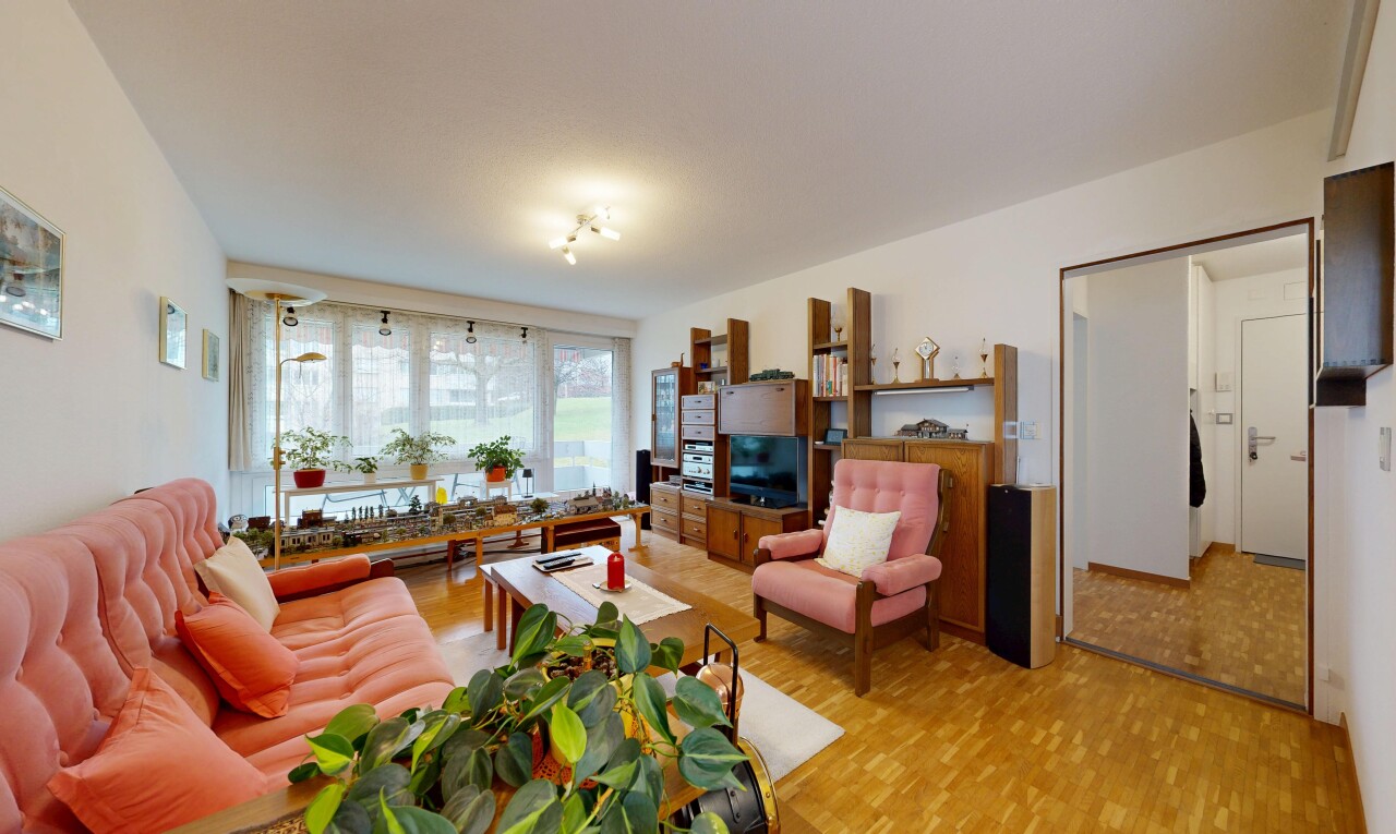 wohnzimmer mit natürliches licht, natural light, inside property, gipskartonwand, und drywall