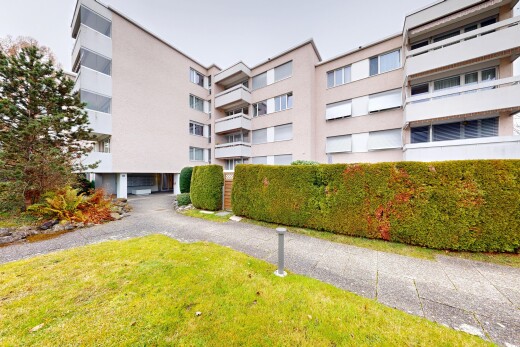 außenansicht mit apartment complex view, blick auf wohnanlage, from community, und overcast