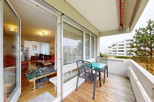 terrasse mit balkon und from property