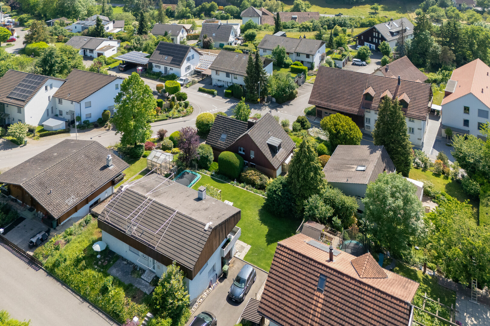 außenansicht mit solaranlage, wohngebietblick, und residential view