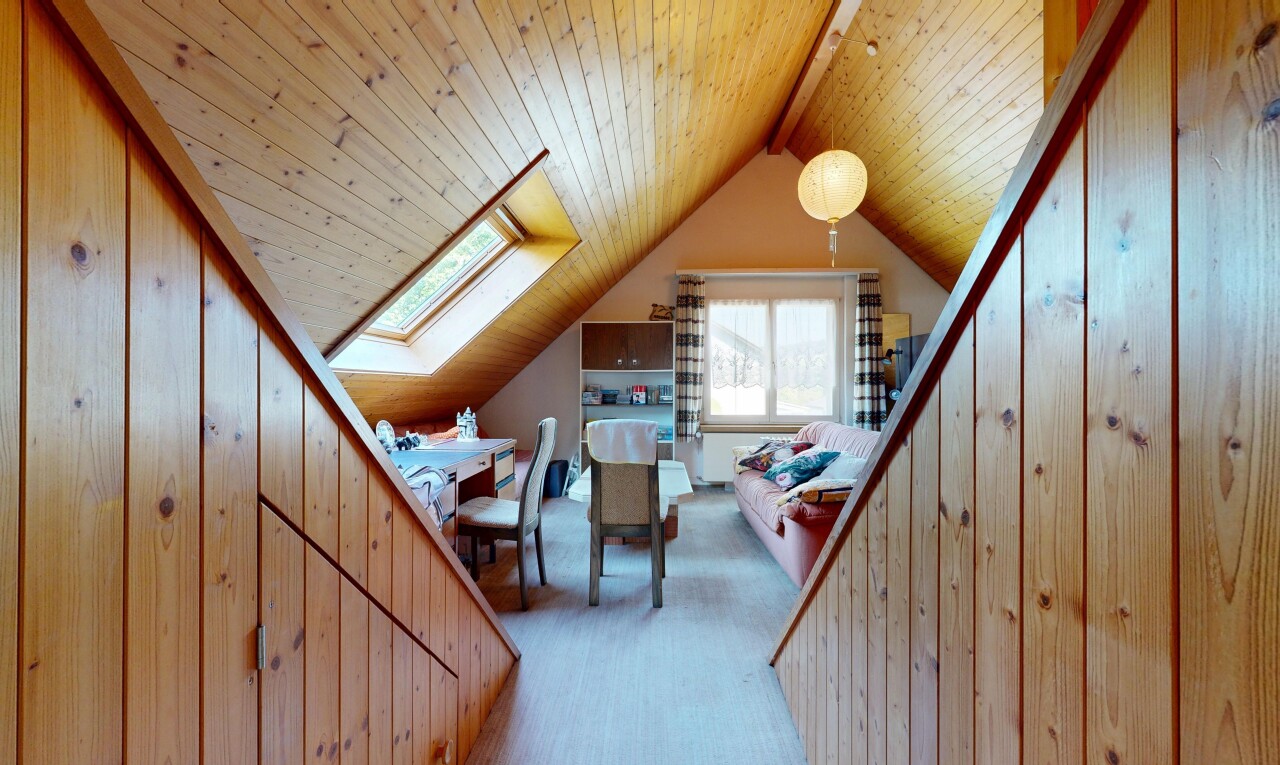 büro mit holzdecke, wood ceiling, dachschräge, vaulted ceiling, und inside property