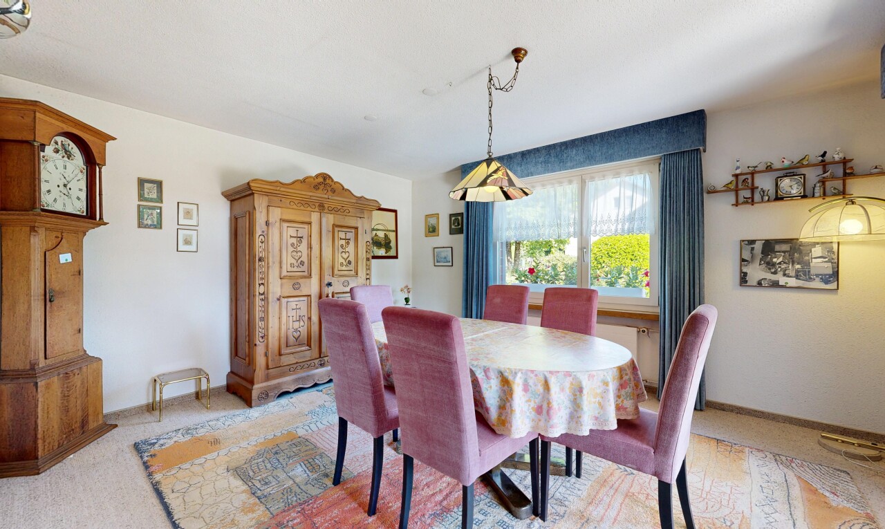 esszimmer mit inside property, gipskartonwand, drywall, natürliches licht, und natural light