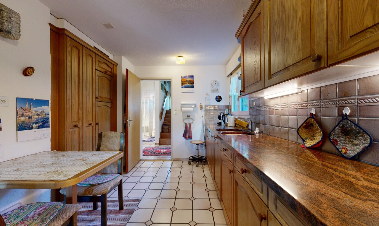 küche mit bogenförmige schränke, arched cabinets, hochgezogene schränke, raised cabinets, und arbeitsplatten