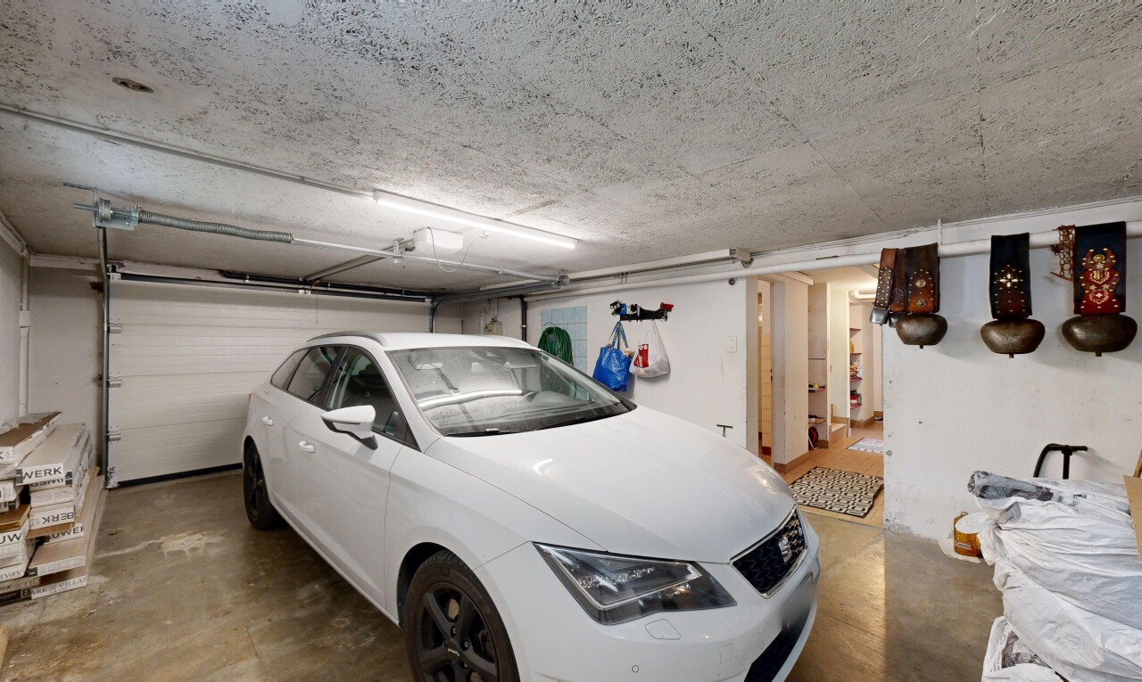 parking avec inside property