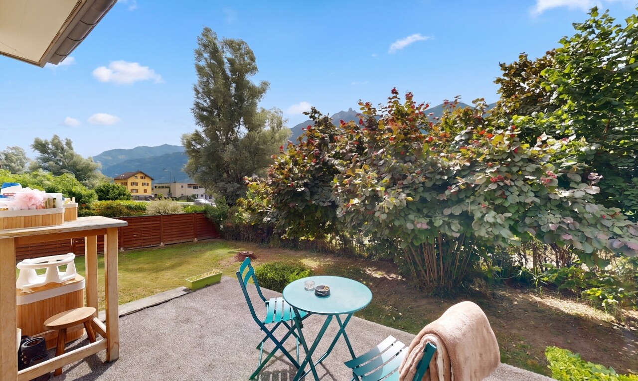 terrasse avec from property, terrasse, vue sur la montagne, mountain view, et clôture