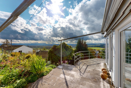 äußeresraum mit balkon