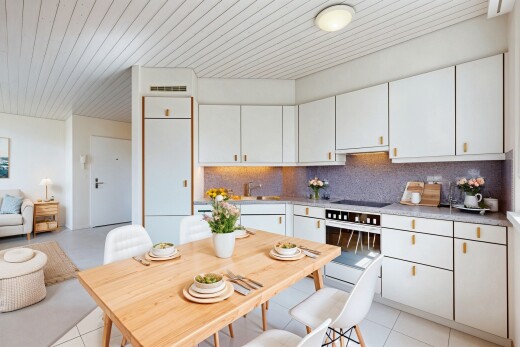 küche mit ofen, inside property, küchenrückwand beim herd, küchenrückwand beim Herd, und weiße schränke