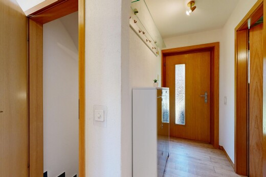 halle / korridor mit inside property, gipskartonwand, drywall, natürliches licht, und natural light