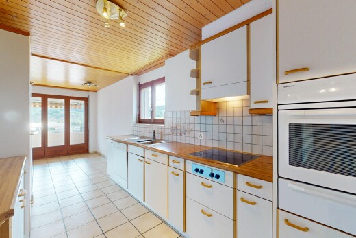 cuisine avec backsplash, dosseret, natural light, lumière naturelle, et tiroir chauffant