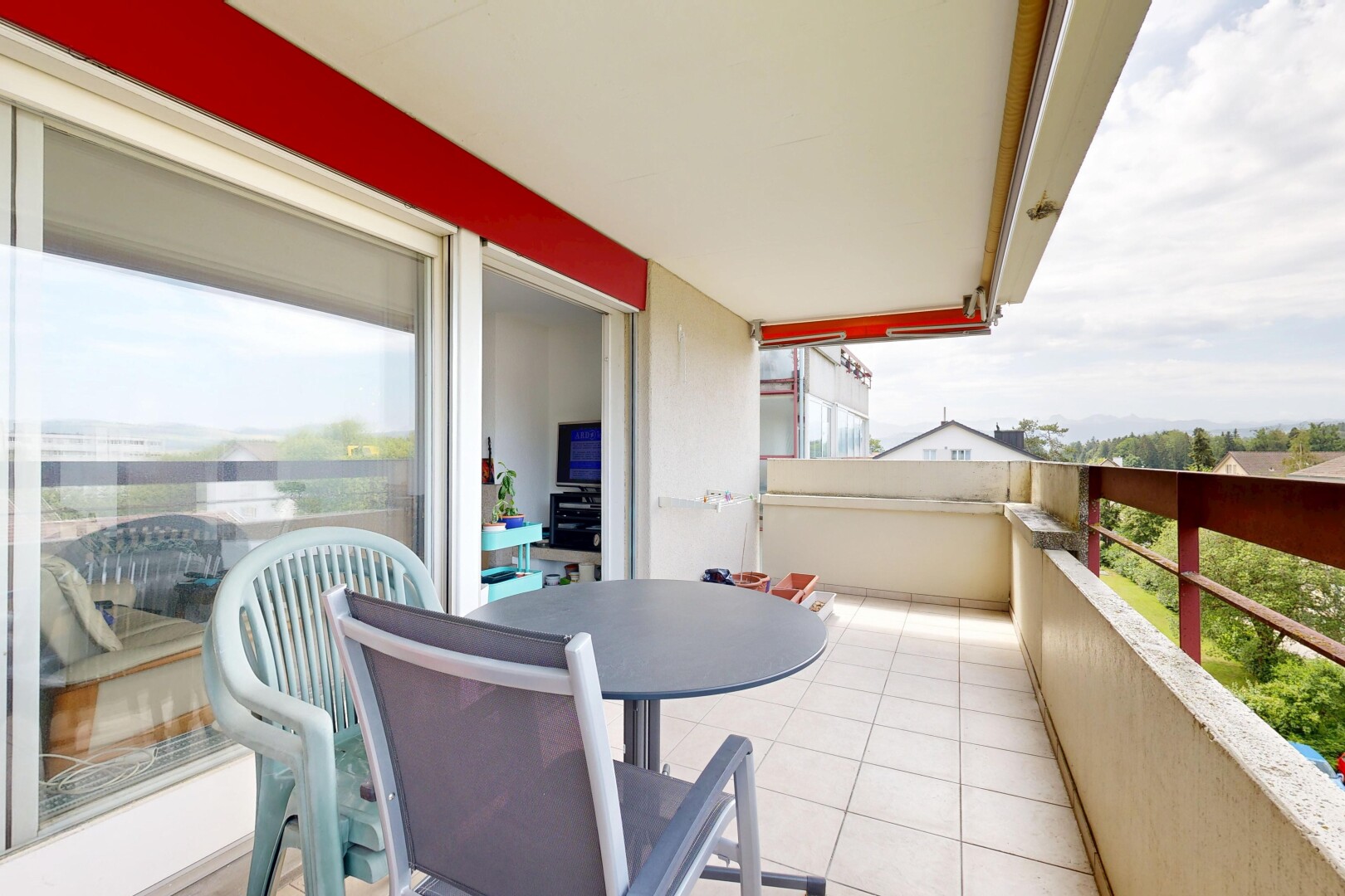 balkon mit balkon und from property