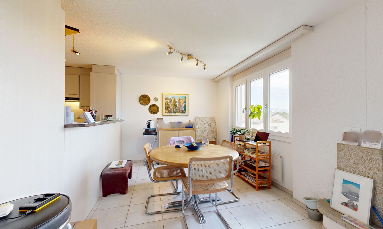 esszimmer mit inside property, drywall, gipskartonwand, natural light, und natürliches licht