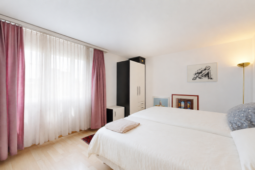 zimmer / schlafzimmer mit inside property, natürliches licht, natural light, gipskartonwand, und drywall