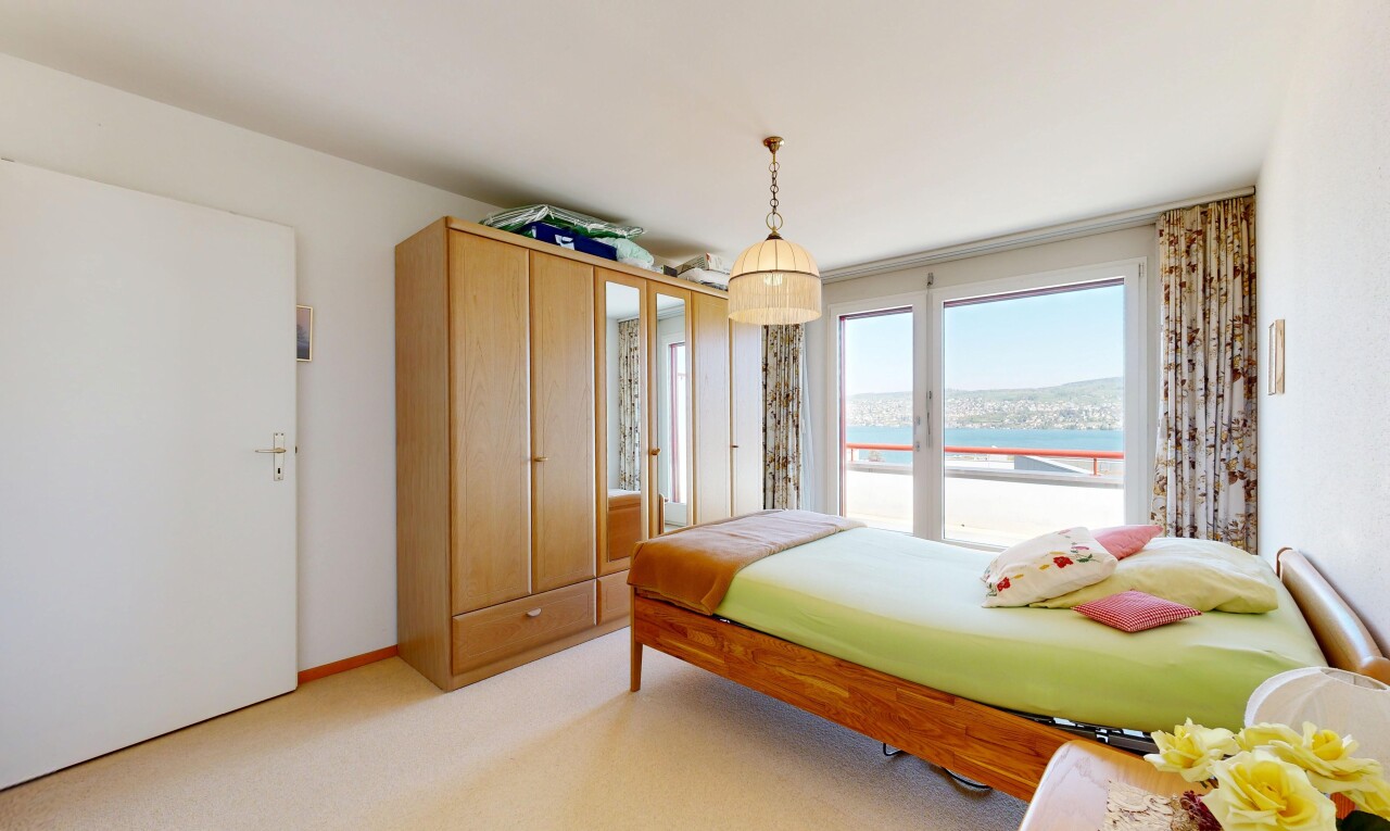 zimmer / schlafzimmer mit gipskartonwand, drywall, inside property, teppich, und carpet