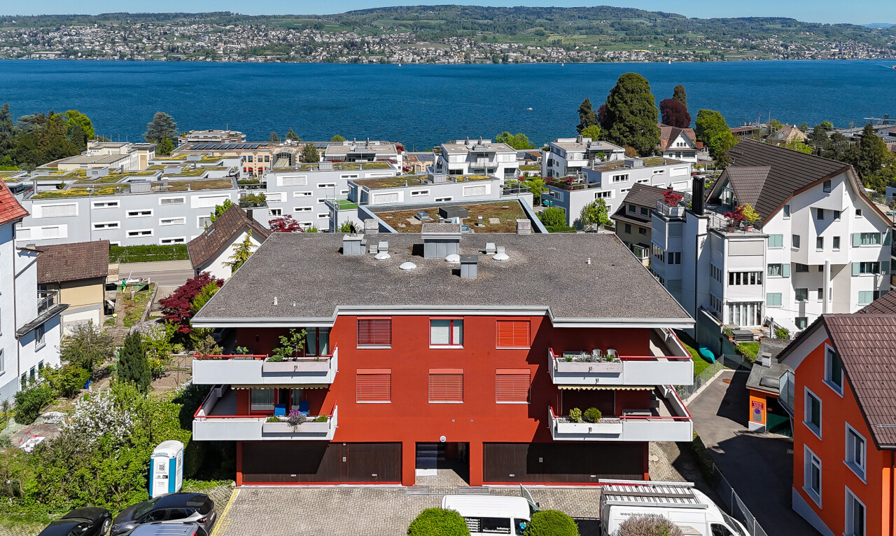 außenansicht mit day time, seesicht, und water view
