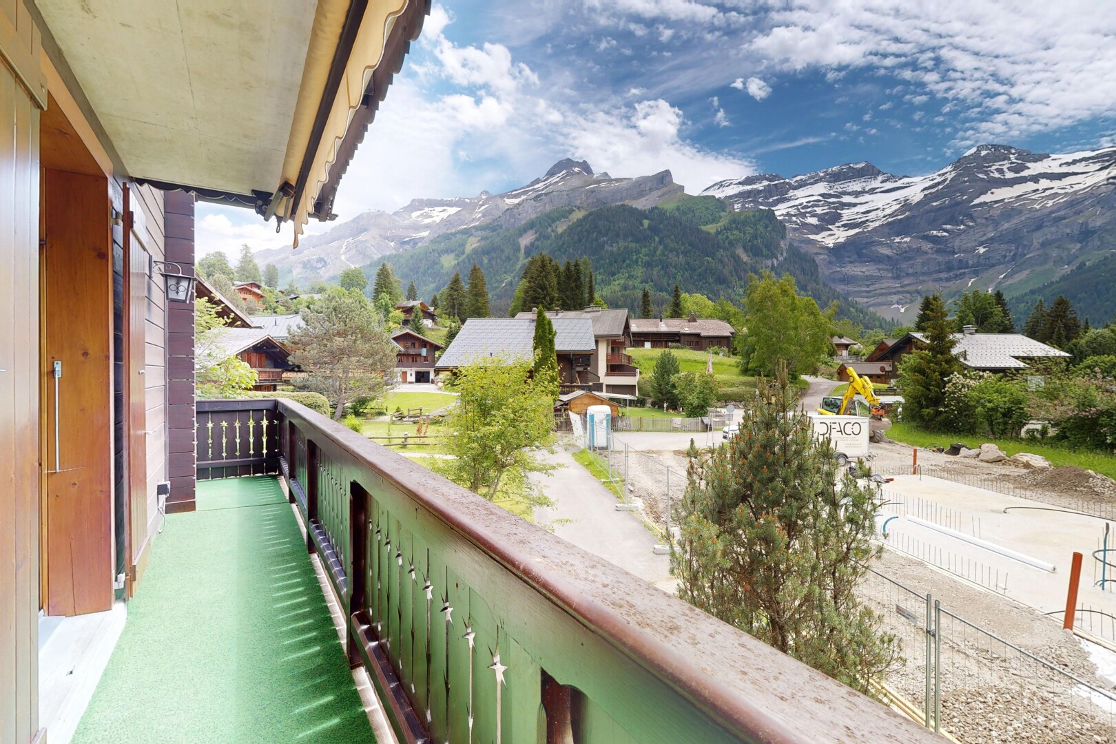 balcony featuring a mountain view