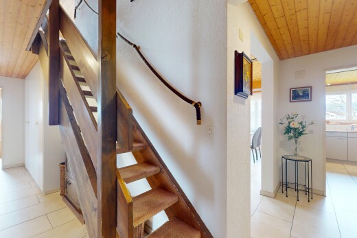 treppe mit natürliches licht, treppen, gipskartonwand, dachschräge, und holzdecke