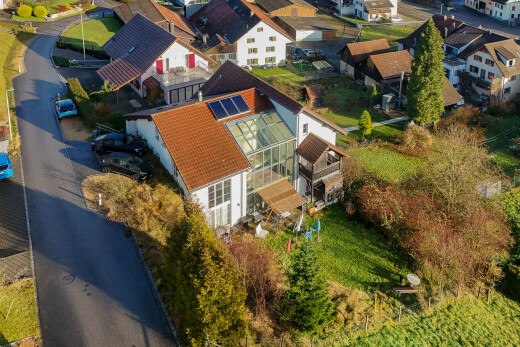 façade avec residential view et vue résidentielle