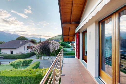 balcon avec balcon et from property