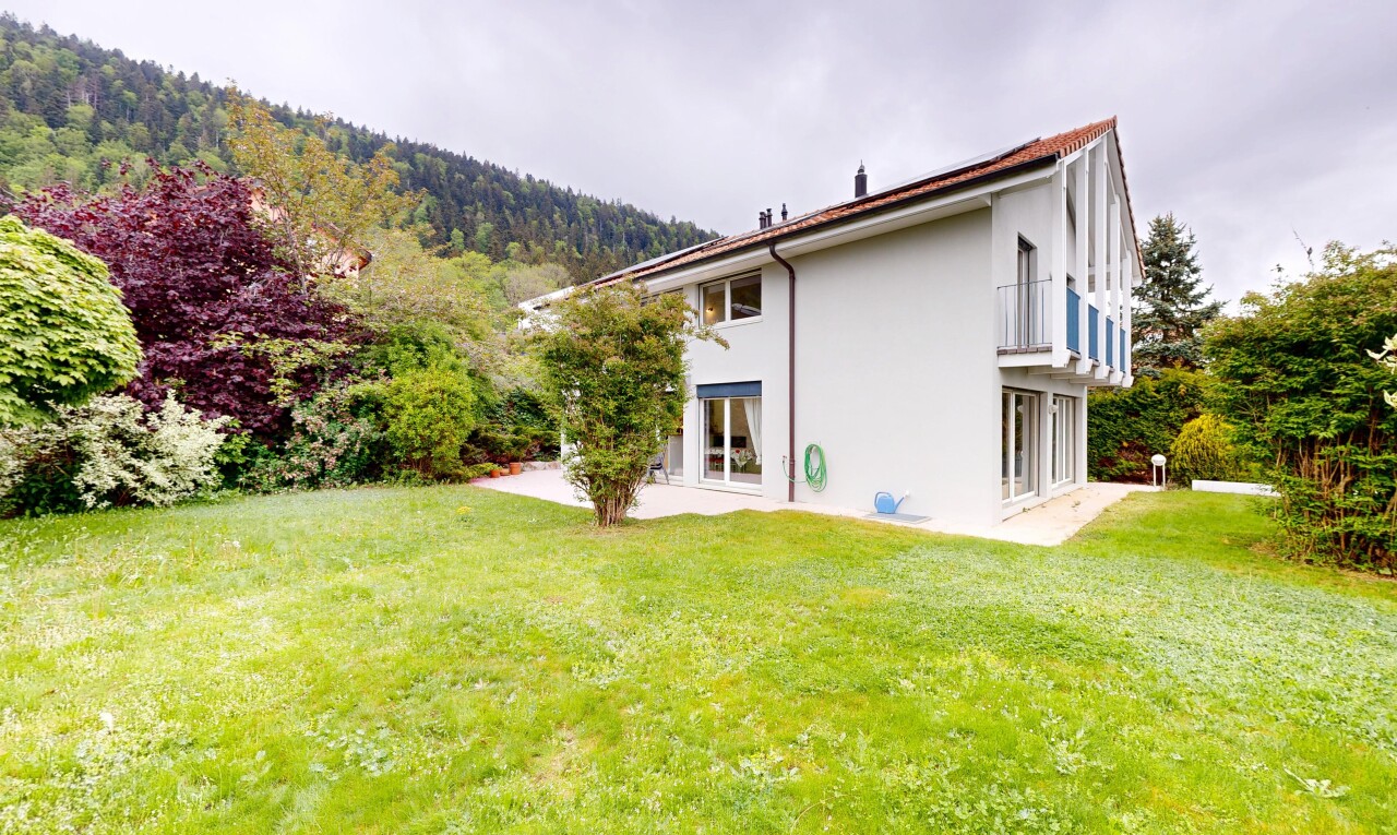 außenansicht mit overcast, rasen, balkon, from property, und stuckverkleidung