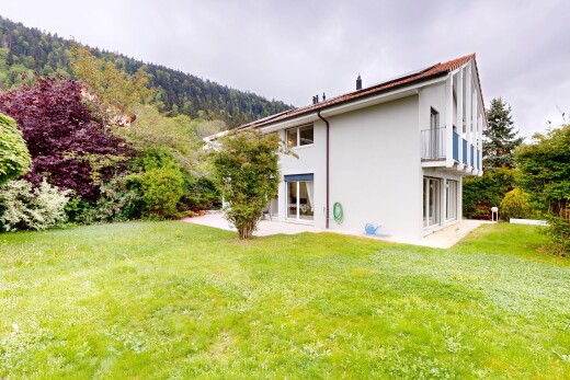 außenansicht mit overcast, rasen, balkon, from property, und stuckverkleidung