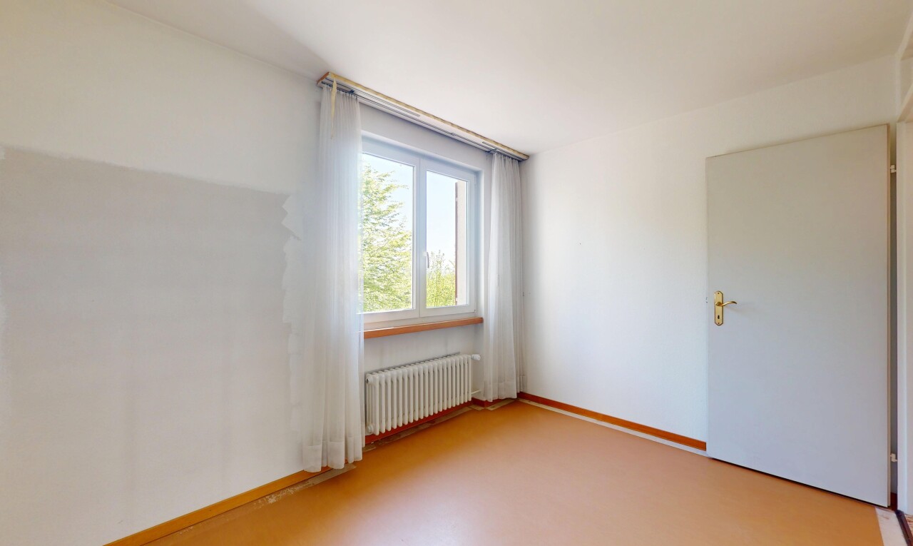leerer raum mit kühler, natürliches licht, natural light, gipskartonwand, und drywall