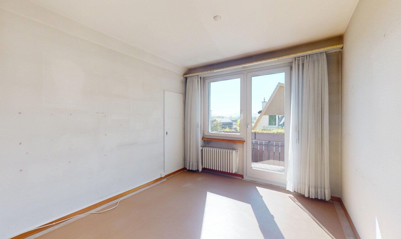 leerer raum mit kühler, natürliches licht, natural light, gipskartonwand, und drywall
