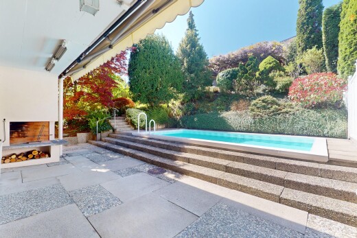 schwimmbad mit from property, handlauf, terrasse, schwimmbad, und day time