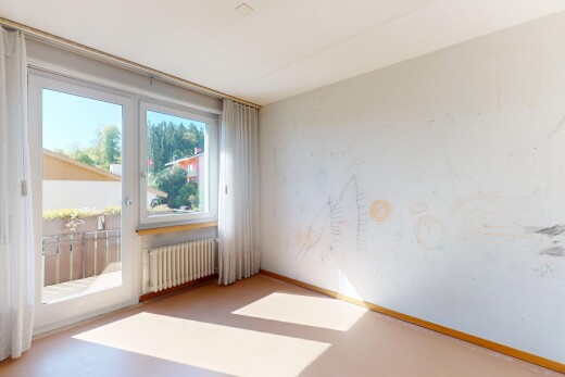 leerer raum mit kühler, natürliches licht, natural light, inside property, und day time