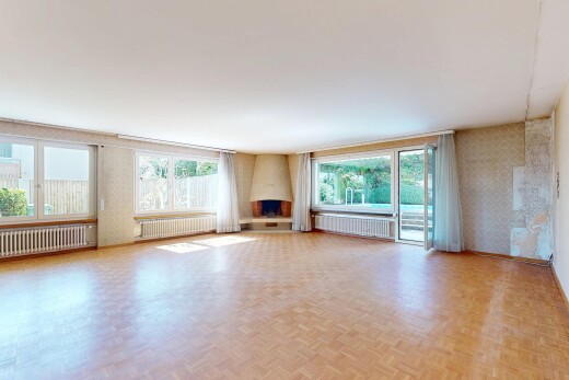 leerer raum mit kühler, inside property, parquet floor, natürliches licht, und natural light