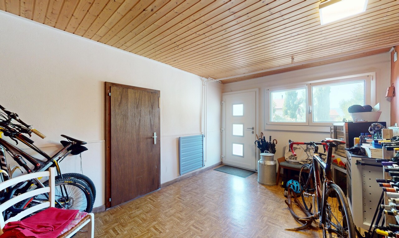 bureau avec lumière naturelle, natural light, inside property, cloison sèche, et drywall
