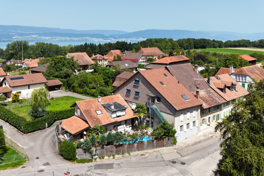 außenansicht mit day time, wohngebietblick, und residential view