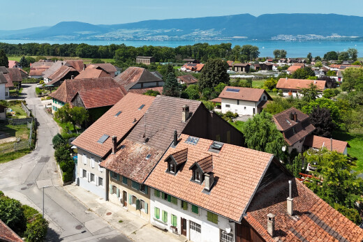 außenansicht mit seesicht, water view, day time, blick auf die berge, und mountain view
