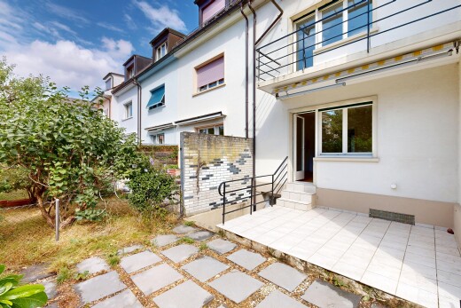 außenansicht mit stuckverkleidung, day time, und balkon