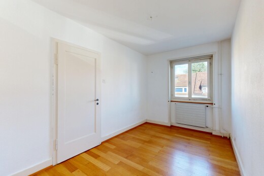 leerer raum mit wood finish floor, holzfußboden, drywall, gipskartonwand, und light floor