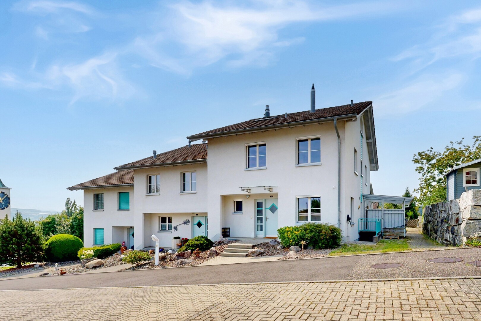 façade avec property visible, day time, et bardage en stuc