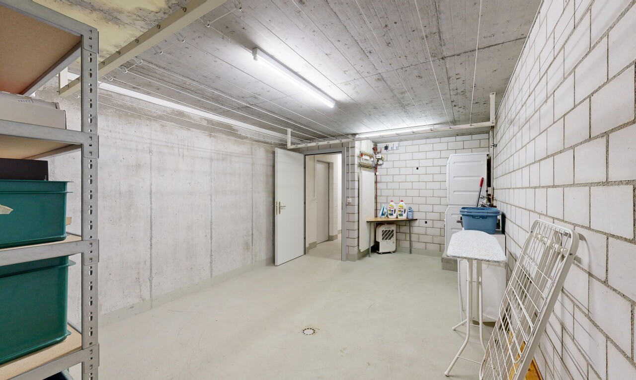 parking avec inside property