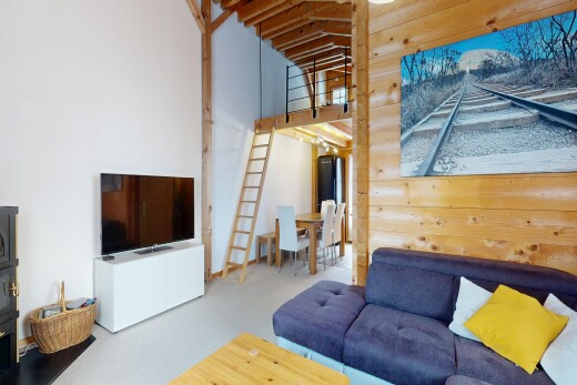 wohnzimmer mit fernseher, drywall, gipskartonwand, wood wall, und holzwand