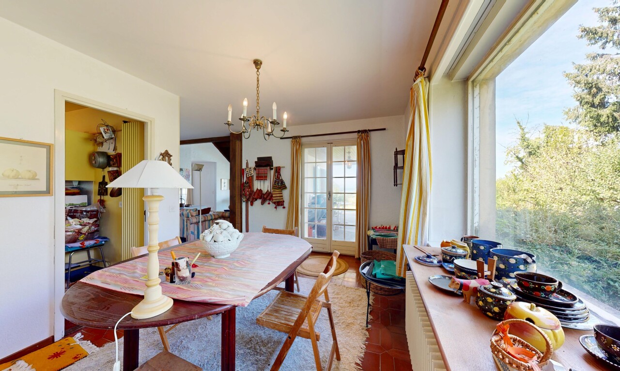 salle à manger avec drywall, cloison sèche, et inside property