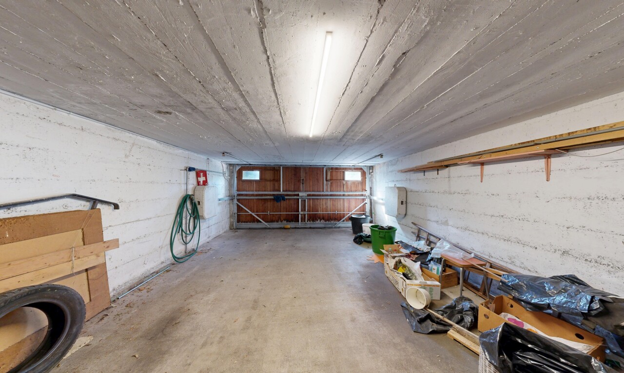 parking avec inside property