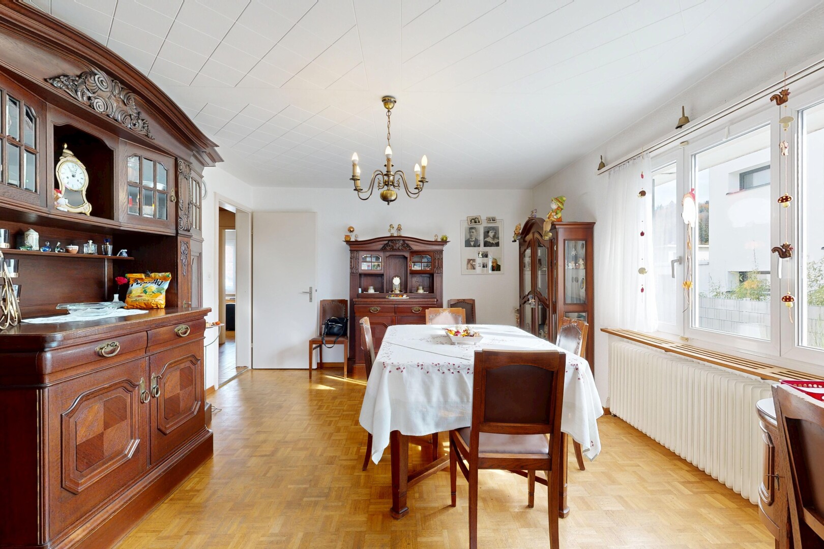 esszimmer mit inside property, kühler, natural light, natürliches licht, und parquet floor
