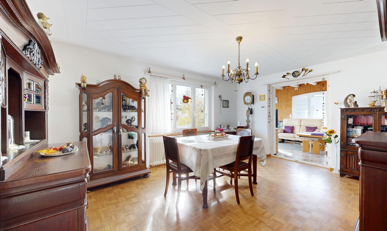 esszimmer mit parquet floor, inside property, natural light, natürliches licht, und drywall