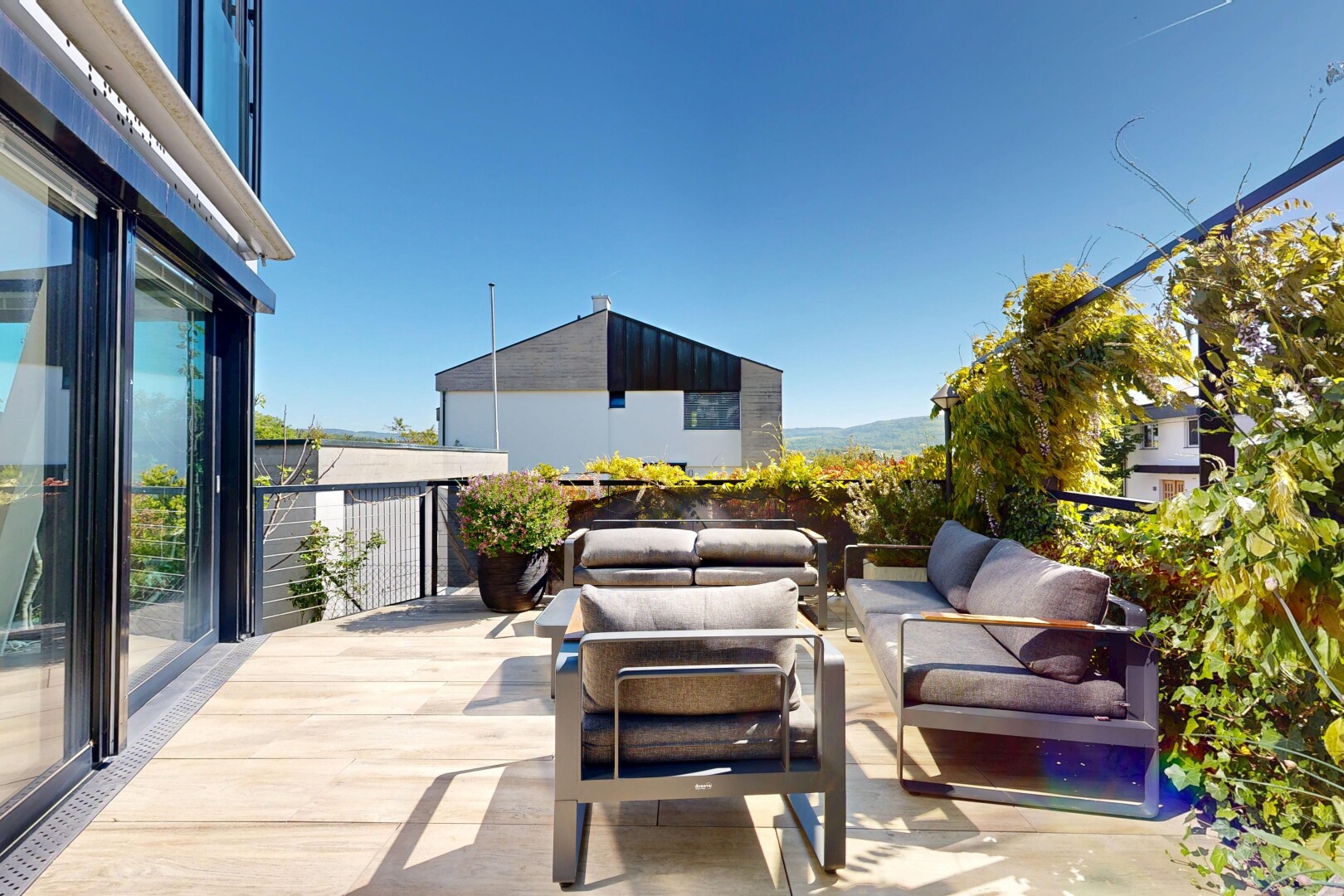 terrasse mit terrasse, from property, day time, und wohnraum im freien