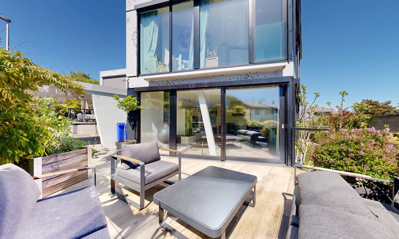 terrasse mit day time, property visible, und wohnraum im freien