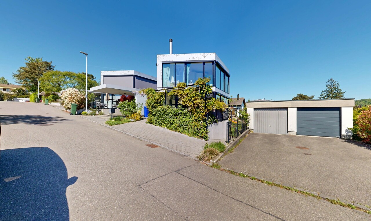 außenansicht mit day time, freistehende garage, glasverkleidung, und außenansicht