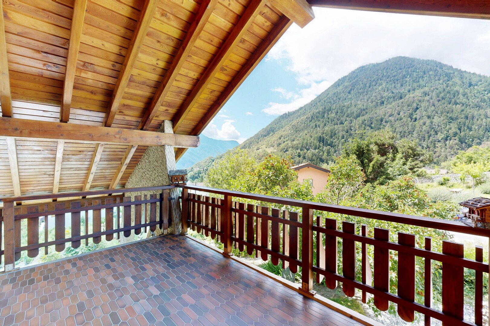 balcon avec vue sur la montagne, mountain view, from property, balcon, et day time