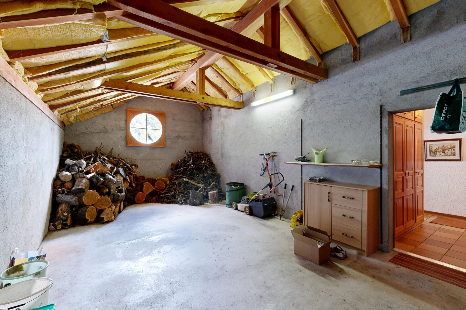 parking avec inside property
