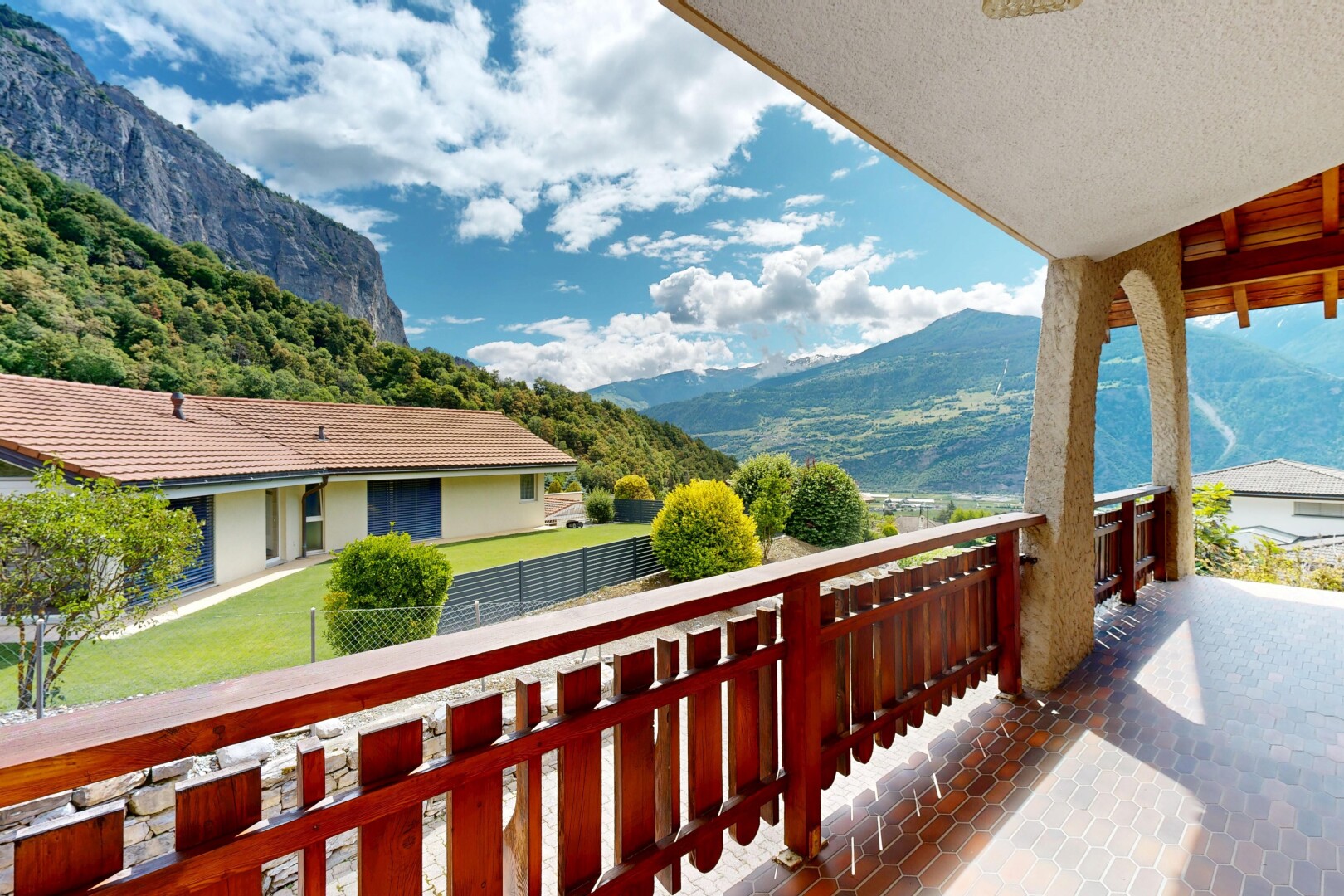 balcon avec vue sur la montagne, mountain view, from property, et day time