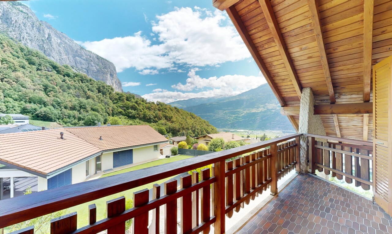 balcon avec mountain view, vue sur la montagne, from property, balcon, et day time