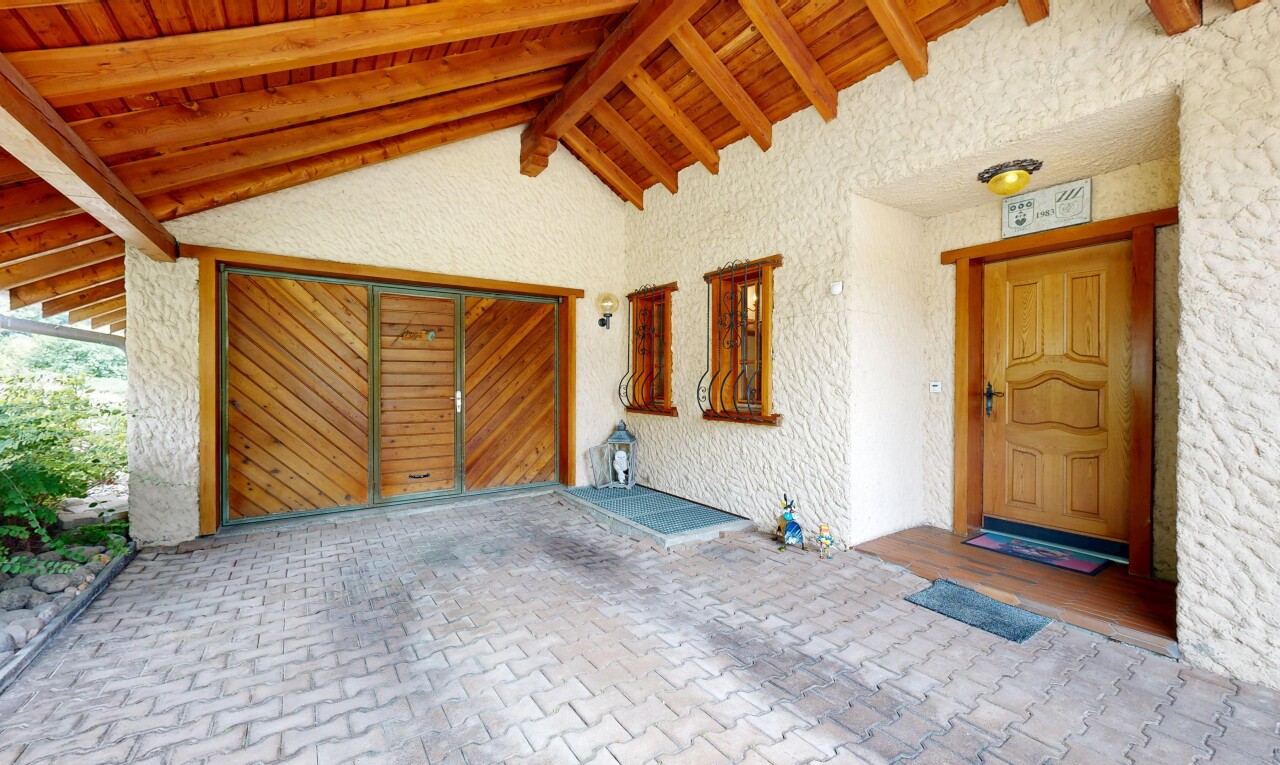 terrasse avec inside property et terrasse